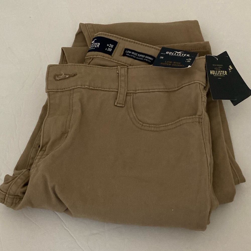 New Hollister low rise super skinny jeans for women size w26